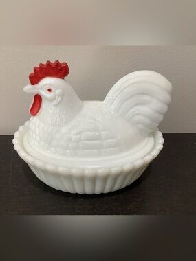Vtg. Westmoreland white milk glass “Rooster on the Nest” covered dish with a